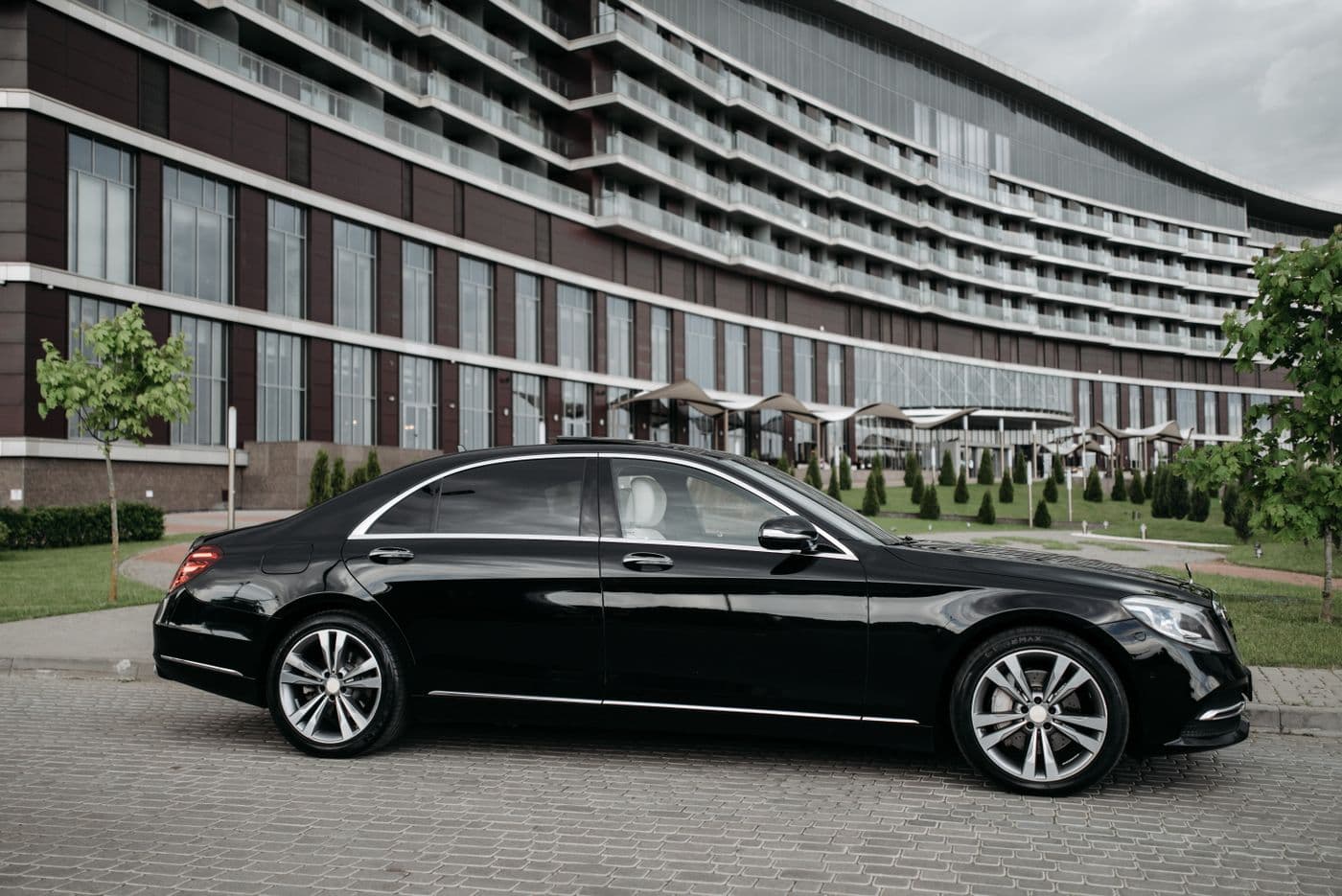 Executive Sedan: Mercedes-Benz S-Class or similar